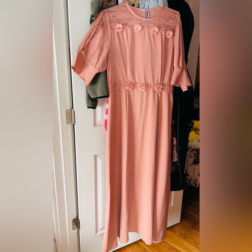 SHEIN Peach Floral Lace Maxi Dress